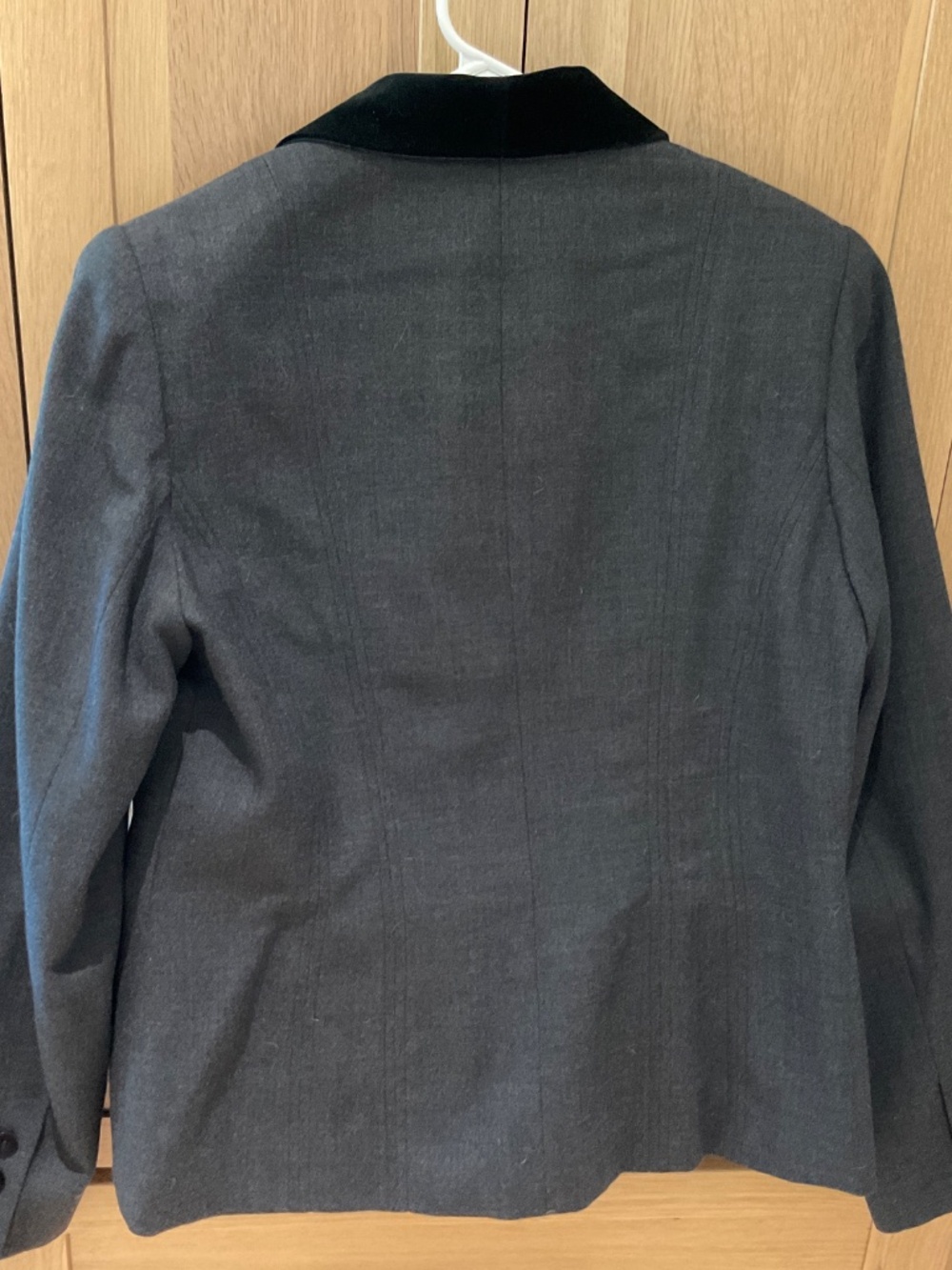 Women’s jacket - Picture 2 of 4